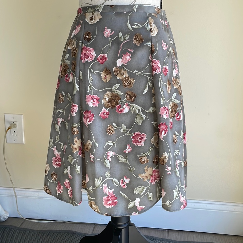 Ellen Ashley Midi Floral Skirt. Vintage 90’s. Size Small